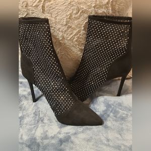 Rouge Helium Boots
